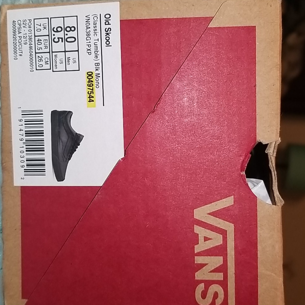 Shoes - Picture 2 of 4